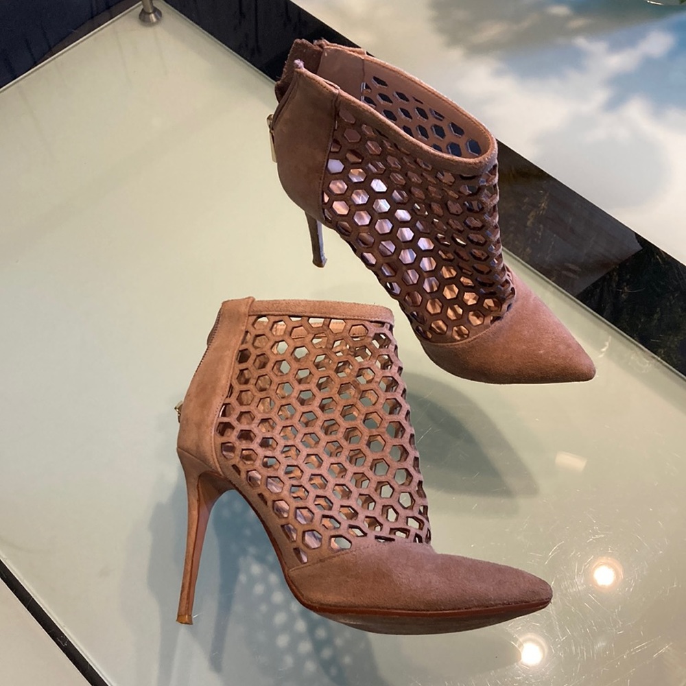 Raye heels